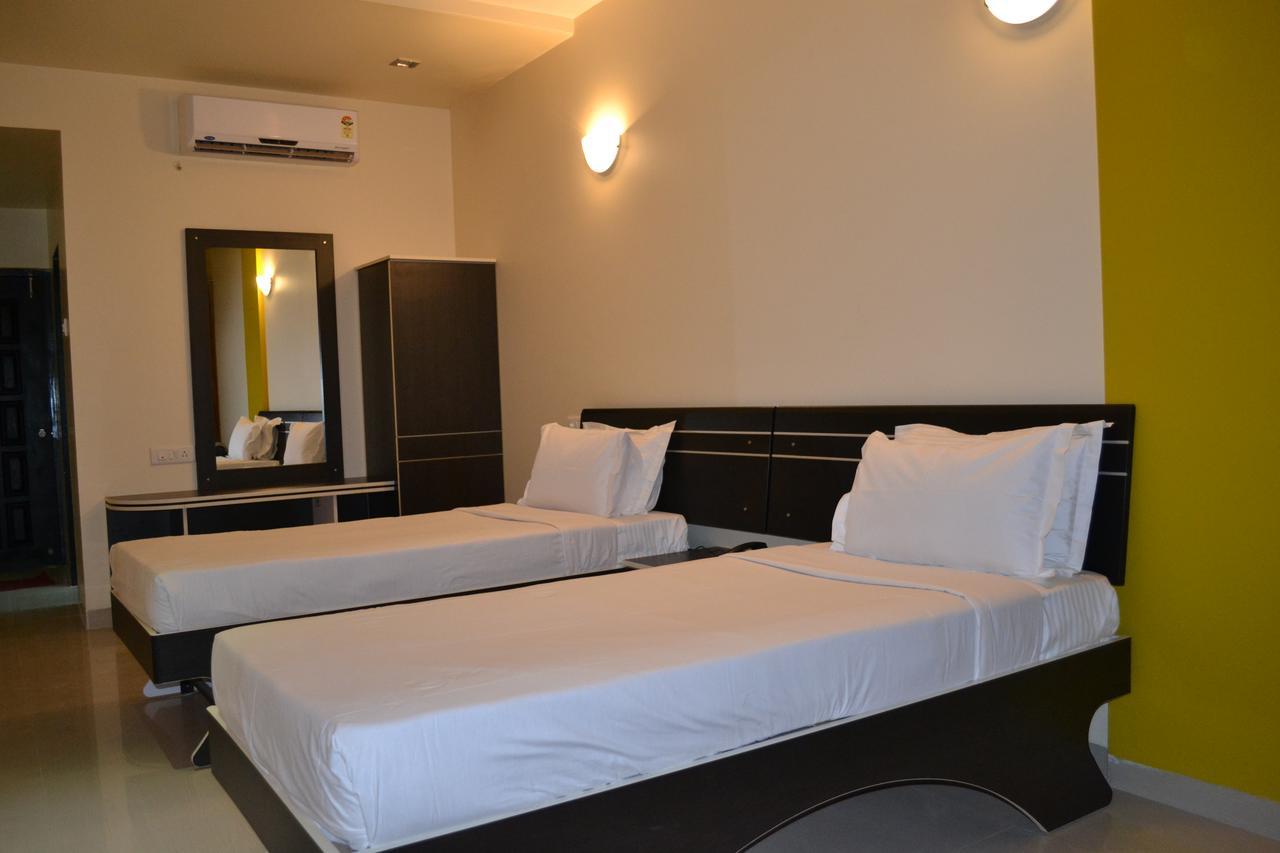 Hotel Embassy International Latur Exterior photo